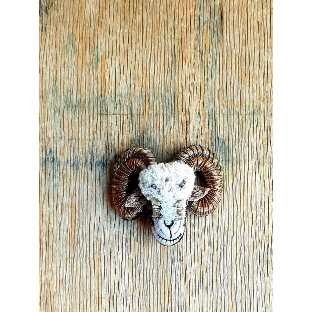 Trovelore sagė didragė kalnų avis (Ovis ammon)